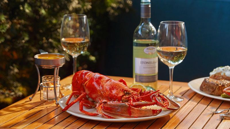 Steamed lobster with white wine