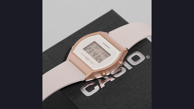 1. Đồng hồ Casio đáng mua - Casio 35 mm Nữ LW-204-4ADF