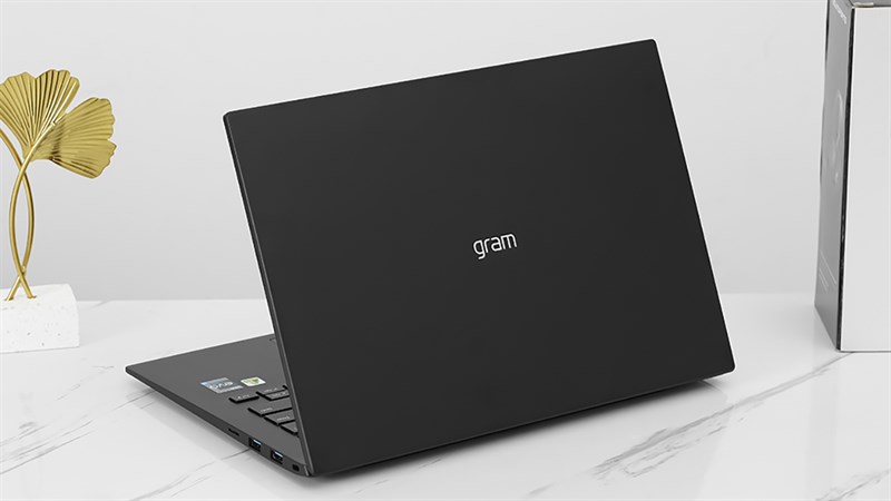 Laptop LG đang giảm đến 11%, giá 'cứng' nhưng có giá trị riêng, xem là ưng ngay Laptop LG đang giảm đến 11%, giá 'cứng' nhưng có giá trị riêng, xem là ưng ngay