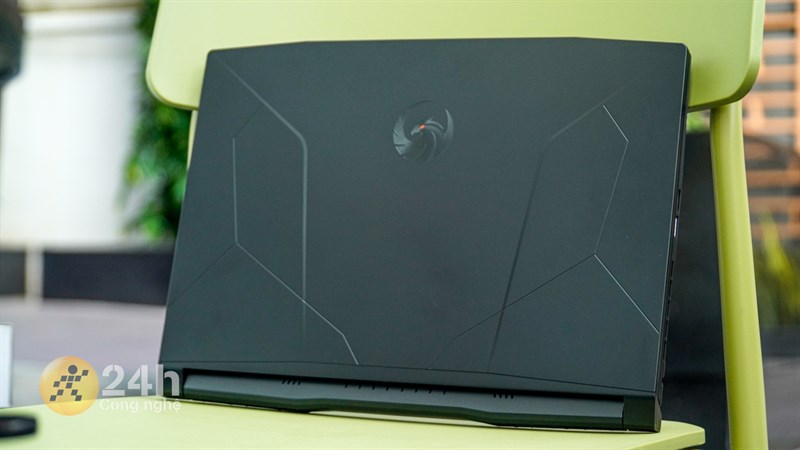 MSI Bravo 15 B7ED được trang bị pin 53.5 Wh có thể hoạt động trong bao lâu?