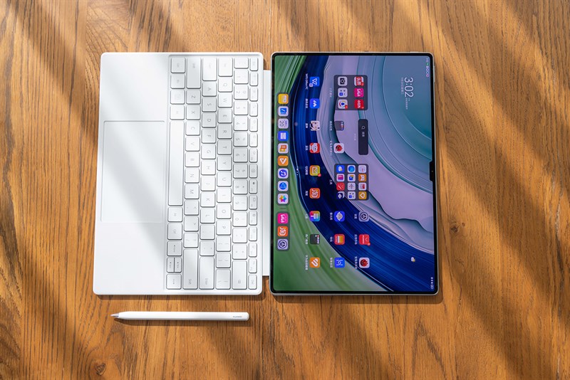 Huawei MatePad Pro 13.2 inch còn đi kèm với cover kiêm bàn phím và bút cảm ứng thế hệ mới Huawei MatePad Pro 13.2 inch còn đi kèm với cover kiêm bàn phím và bút cảm ứng thế hệ mới