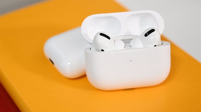 Phụ kiện hỗ trợ giải trí cho iPad - Tai nghe AirPods