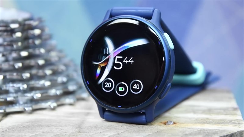 Ở cạnh phải của Garmin Vivoactive 5 có chứa hai nút bấm hình oval nhỏ gọn nhưng cũng rất dễ thao tác. Ở cạnh phải của Garmin Vivoactive 5 có chứa hai nút bấm hình oval nhỏ gọn nhưng cũng rất dễ thao tác.