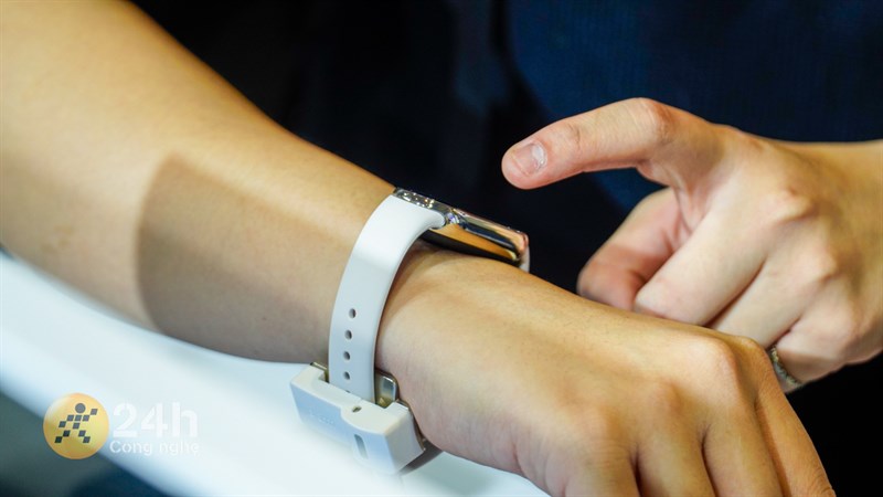 Dạng dây đeo mới khiến Xiaomi Smart Band 8 trở nên tiện dụng hơn trong mọi hoàn cảnh