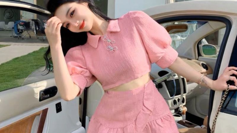 Top 10 kiểu áo croptop hồng cực xinh cho các chị em
