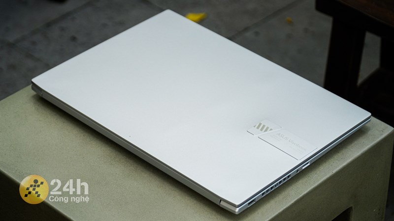 ASUS Vivobook Pro 16 OLED 2023 còn sở hữu kích thước lớn ASUS Vivobook Pro 16 OLED 2023 còn sở hữu kích thước lớn