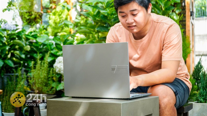 ASUS Vivobook Pro 16 OLED 2023 sẽ là một người bạn đáng tin cậy nhờ bộ cấu hình mạnh mẽ dù giá thành hơi cao ASUS Vivobook Pro 16 OLED 2023 sẽ là một người bạn đáng tin cậy nhờ bộ cấu hình mạnh mẽ dù giá thành hơi cao