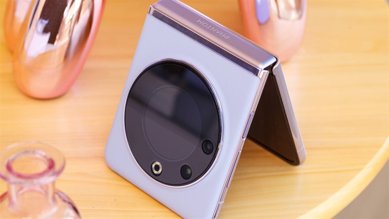 Tecno Phantom X Flip là mẫu điện thoại gập đầy ấn tượng, có thể đáp ứng nhiều nhu cầu sử dụng Tecno Phantom X Flip là mẫu điện thoại gập đầy ấn tượng, có thể đáp ứng nhiều nhu cầu sử dụng