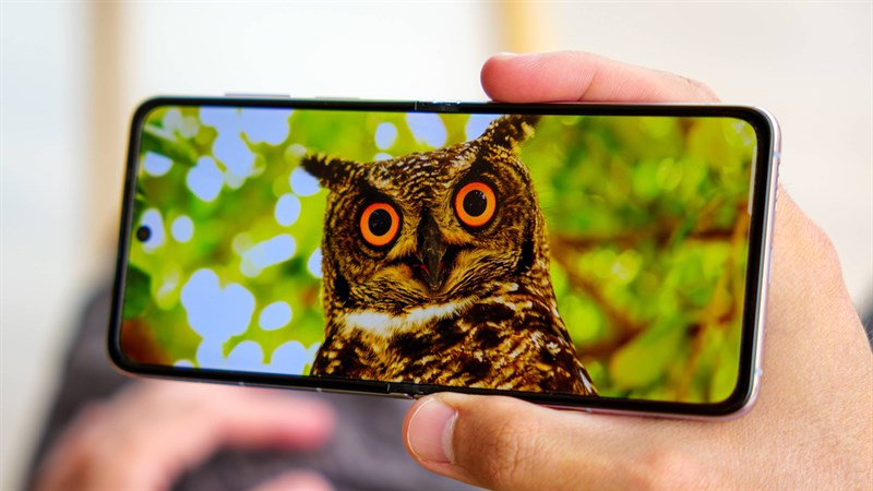 Tecno Phantom V Flip được trang bị màn hình LTPO AMOLED rộng 6.9 inch, độ phân giải Full HD+ Tecno Phantom V Flip được trang bị màn hình LTPO AMOLED rộng 6.9 inch, độ phân giải Full HD+