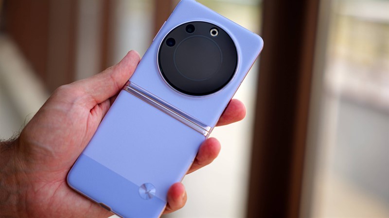 Tecno Phantom V Flip được trang bị cụm camera có nhiều thông số ấn tượng Tecno Phantom V Flip được trang bị cụm camera có nhiều thông số ấn tượng