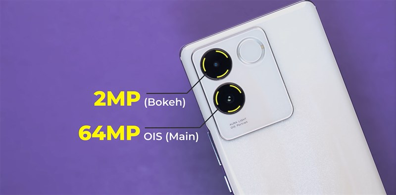 Thiết bị còn được trang bị bộ camera chất lượng tốt Thiết bị còn được trang bị bộ camera chất lượng tốt