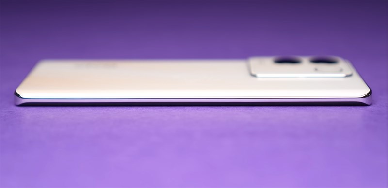 Cạnh trái của máy không chứa gì cả Cạnh trái của máy không chứa gì cả