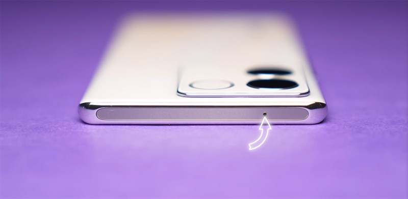 Cạnh trên của Vivo T2 Pro 5G đặt mic phụ Cạnh trên của Vivo T2 Pro 5G đặt mic phụ