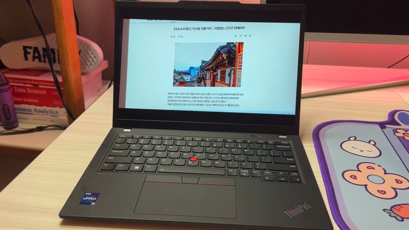 Lenovo ThinkPad X13 G4 được trang bị RAM 16 GB và ổ cứng lưu trữ 1 TB