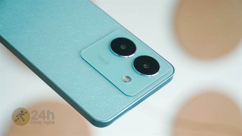 vivo Y36 có cụm camera vừa đủ dùng, ai cũng có thể làm quen và chụp ảnh thật dễ dàng vivo Y36 có cụm camera vừa đủ dùng, ai cũng có thể làm quen và chụp ảnh thật dễ dàng