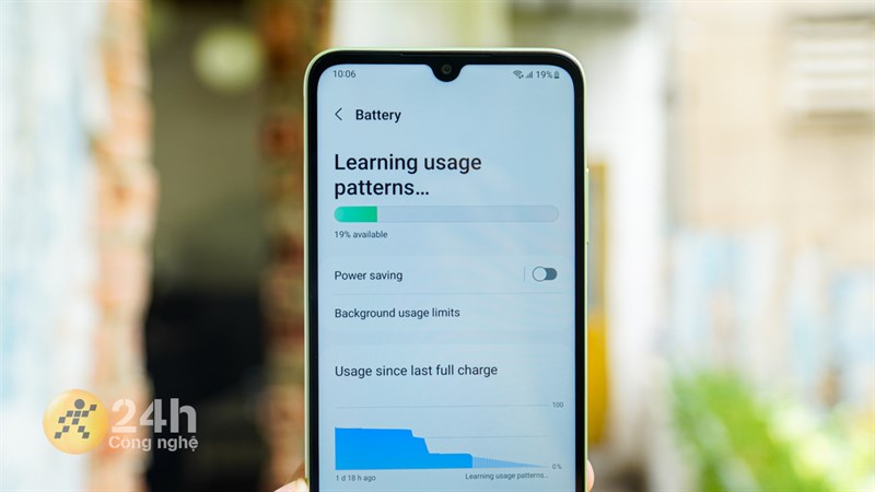Galaxy A05s còn có thể đáp ứng thời gian sử dụng lâu dài của người dùng với viên pin 5.000 mAh
