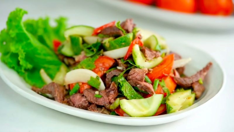 Beef belly salad