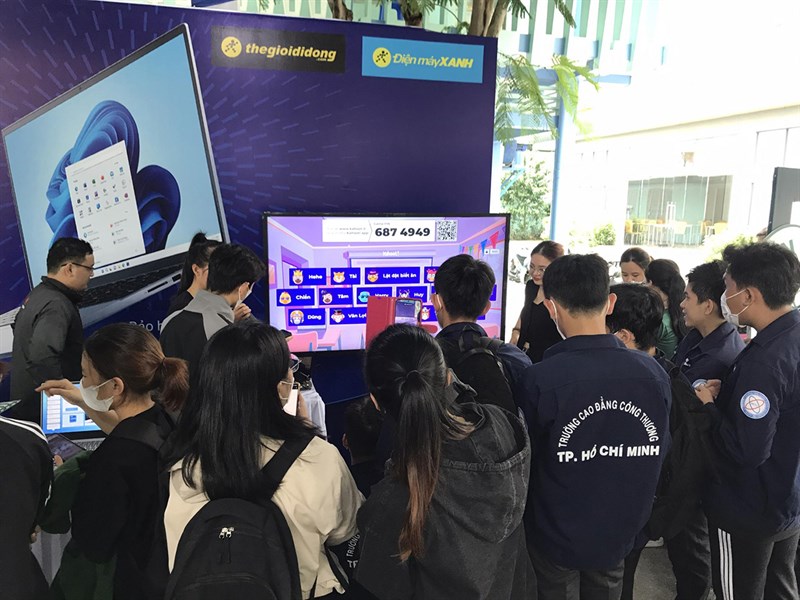 Không chỉ có quà tặng hấp dẫn, chương trình còn tổ chức nhiều hoạt động thú vị Không chỉ có quà tặng hấp dẫn, chương trình còn tổ chức nhiều hoạt động thú vị