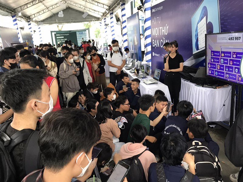 Đông đảo các bạn sinh viên đã tham gia sự kiện Đông đảo các bạn sinh viên đã tham gia sự kiện