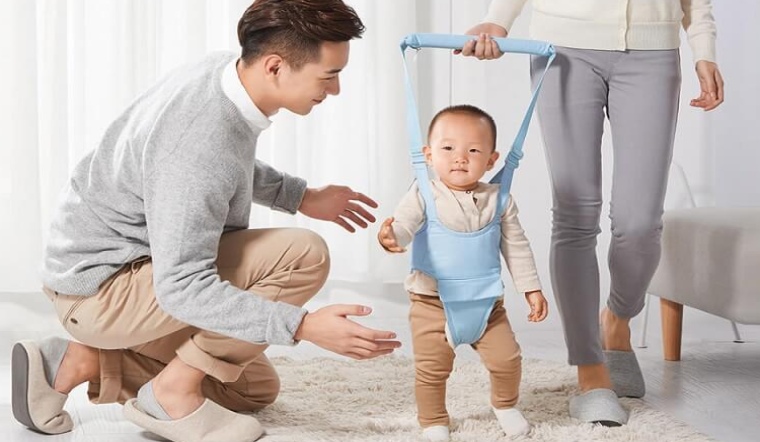 Đai tập đi cho bé là gì? Có nên sử dụng đai tập đi cho bé?
