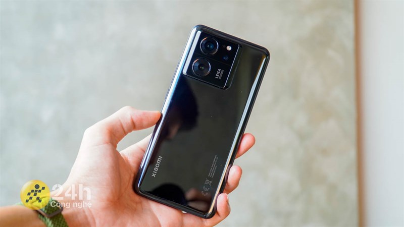 Thiết kế Xiaomi 13T cho mình cảm giác cầm rất thoải mái