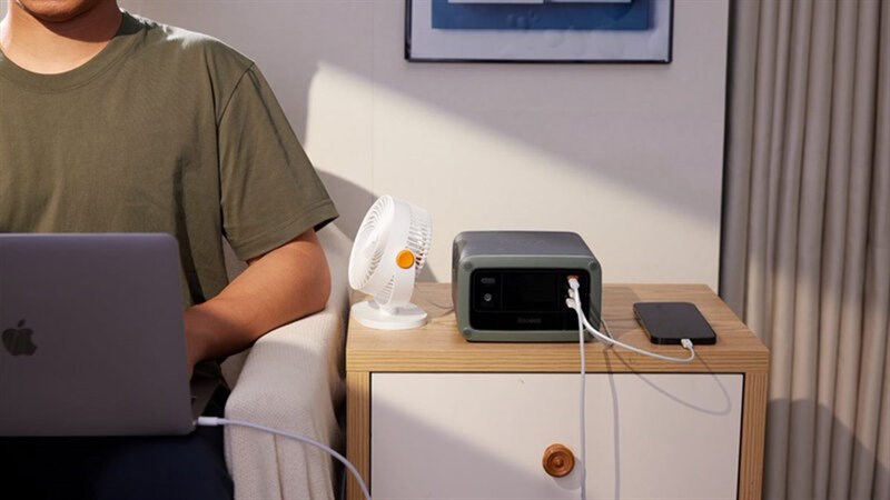 Trạm sạc 48000 mAh của Baseus có thiết kế nhỏ gọn và tiện lợi