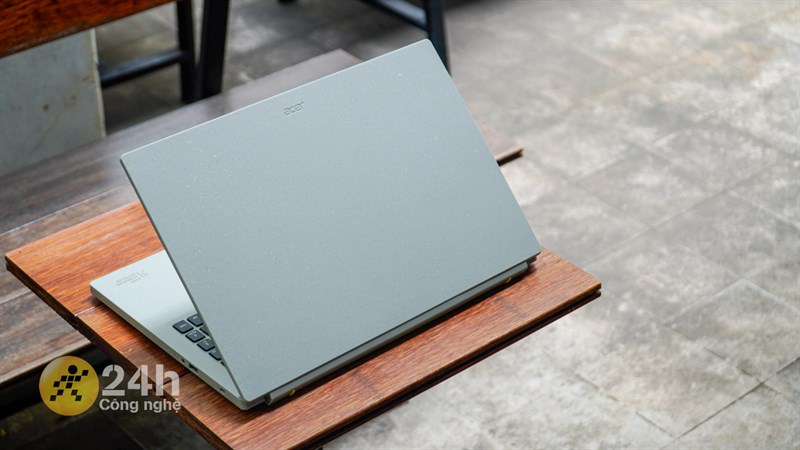 Acer Aspire Vero AV15 51 là một sản phẩm mỏng nhẹ, có tính di động cao nên mình quan tâm nhiều đến thời lượng sử dụng pin của thiết bị.