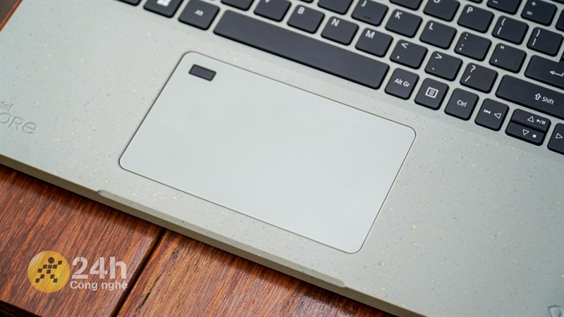 Bàn rê của Acer Aspire Vero AV15 51 có kích thước lớn cho không gian thao tác rất rộng rãi và thoải mái. Bàn rê của Acer Aspire Vero AV15 51 có kích thước lớn cho không gian thao tác rất rộng rãi và thoải mái.