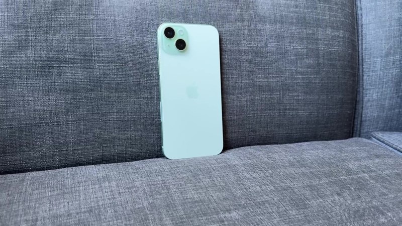 camera chính có các pixel kích thước 1.0µm và cấu trúc Quad-Bayer.