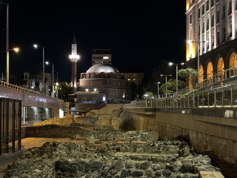 Ảnh chụp đêm zoom 2x.