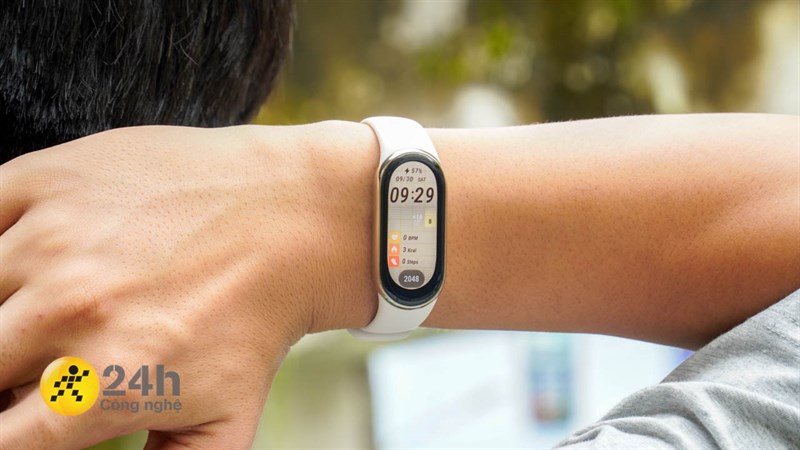 Màn hình Xiaomi Smart Band 8 có chất lượng hiển thị rất tốt Màn hình Xiaomi Smart Band 8 có chất lượng hiển thị rất tốt
