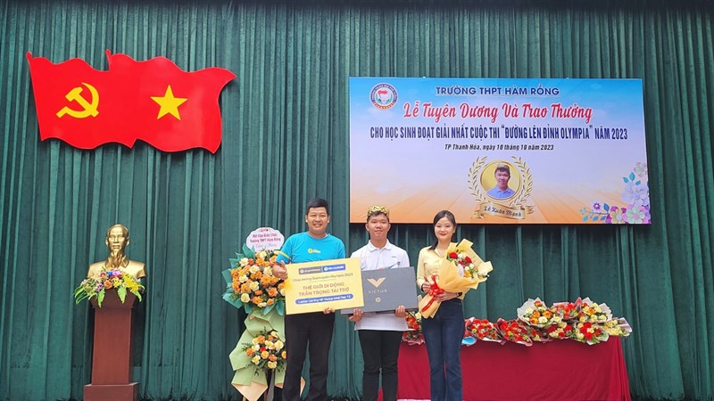 TGDĐ tặng Laptop HP Victus 16, vinh danh Quán quân Olympia 2023 Lê Xuân Mạnh