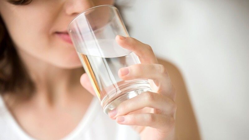 Có 3 biểu hiện này sau khi uống nước chứng tỏ bạn không khỏe