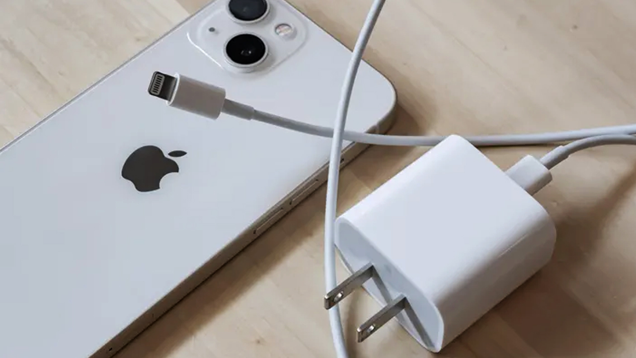 iPhone tự tụt pin khi đang không sử dụng