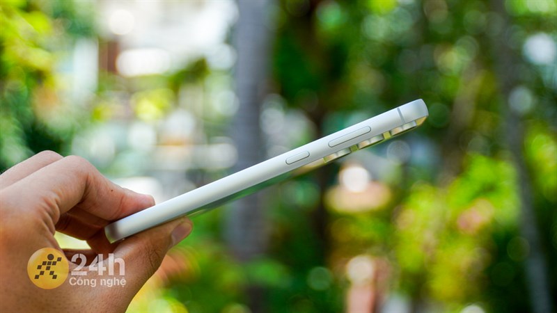 Độ dày trên chiếc Galaxy S23 FE. Độ dày trên chiếc Galaxy S23 FE.