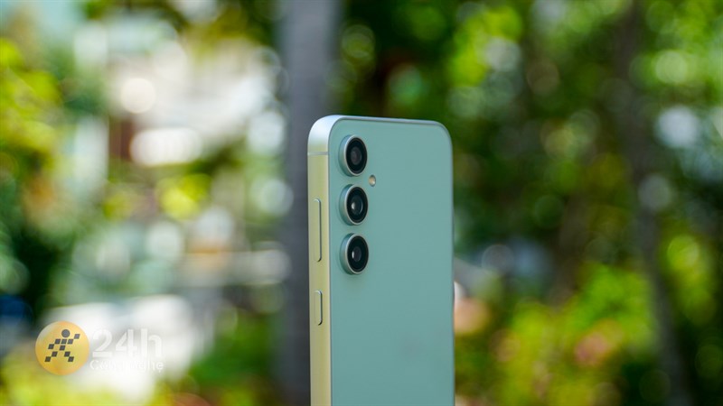 Hệ thống camera sau trên Galaxy S23 FE. Hệ thống camera sau trên Galaxy S23 FE.