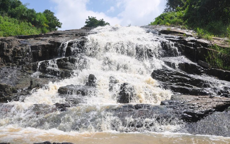 Du lịch Buôn Hồ