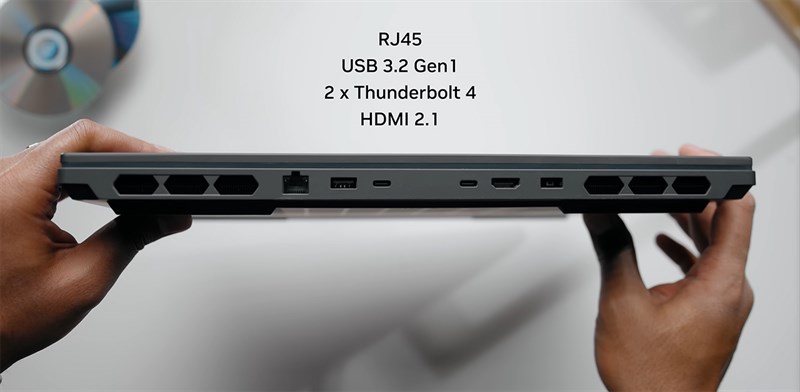 Cạnh đáy của Lenovo Legion 9 16IRX8