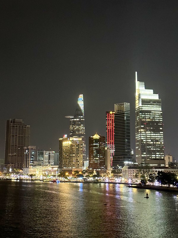 Ảnh chụp đêm từ iPhone 14 Pro Max