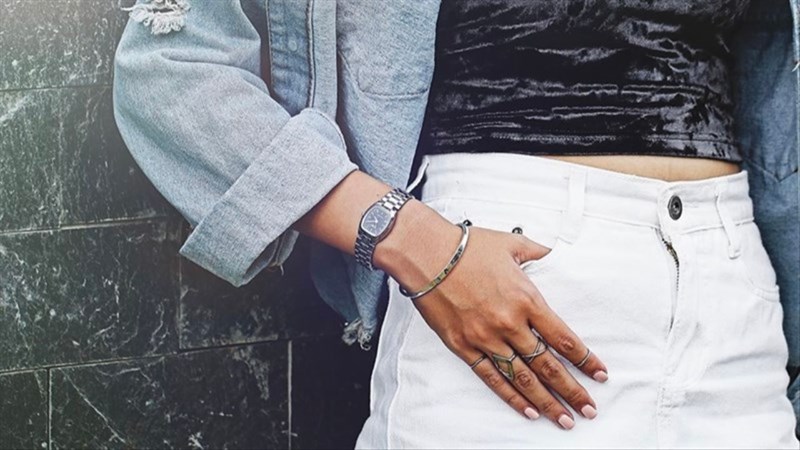 Có nên tặng đồng hồ cho bạn gái? Ý nghĩa sâu sắc của món quà này