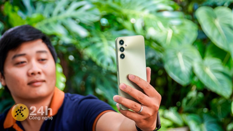 Galaxy A05s chính là sản phẩm giá rẻ rất đáng mua khi muốn tìm chiếc điện thoại hiệu năng tốt, pin khỏe Galaxy A05s chính là sản phẩm giá rẻ rất đáng mua khi muốn tìm chiếc điện thoại hiệu năng tốt, pin khỏe