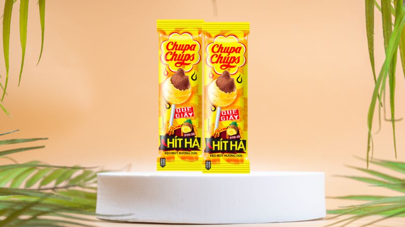 Chupa Chups Sweet Heat Pop candy with pineapple flavor and chili salt filling