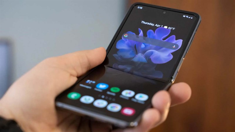 Nên chọn miếng dán màn hình phù hợp cho điện thoại gập để đảm bảo chất lượng Nên chọn miếng dán màn hình phù hợp cho điện thoại gập để đảm bảo chất lượng