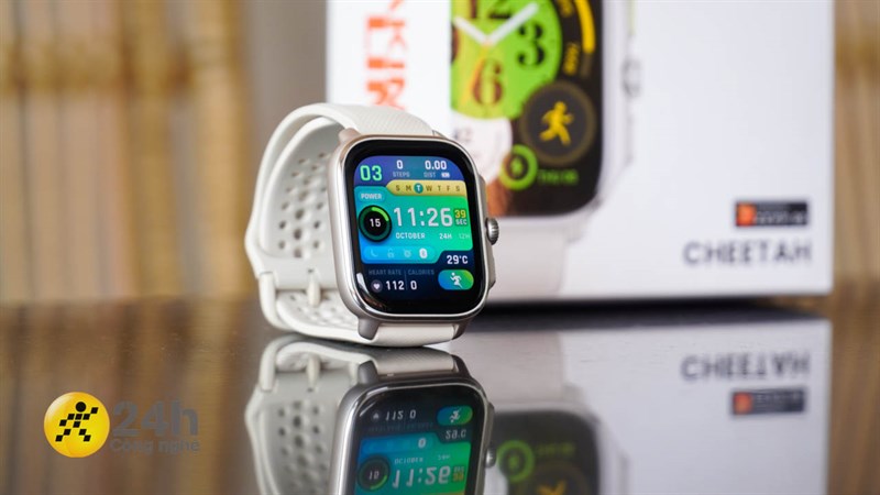 Amazfit Cheetah Square sở hữu thiết kế hầm hố nhưng vẫn toát lên vẻ thanh lịch. Amazfit Cheetah Square sở hữu thiết kế hầm hố nhưng vẫn toát lên vẻ thanh lịch.