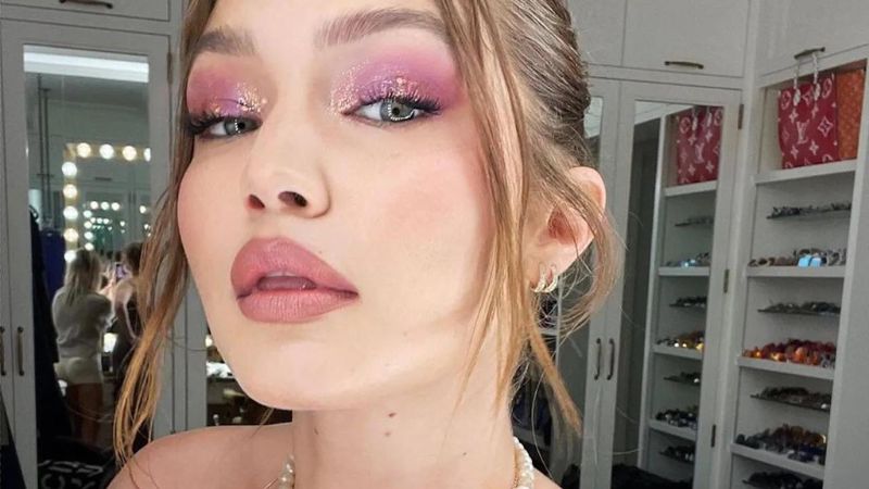 Gigi Hadid with pastel pink eye makeup
