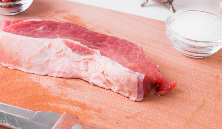 Giá thịt heo hôm nay 19/10/2023: Đồng giá 49.000 đồng/khay