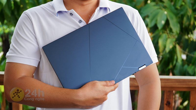 Asus Zenbook 14 Flip OLED UP3404VA (KN038W): Laptop nên mua cho nữ tại TGDĐ