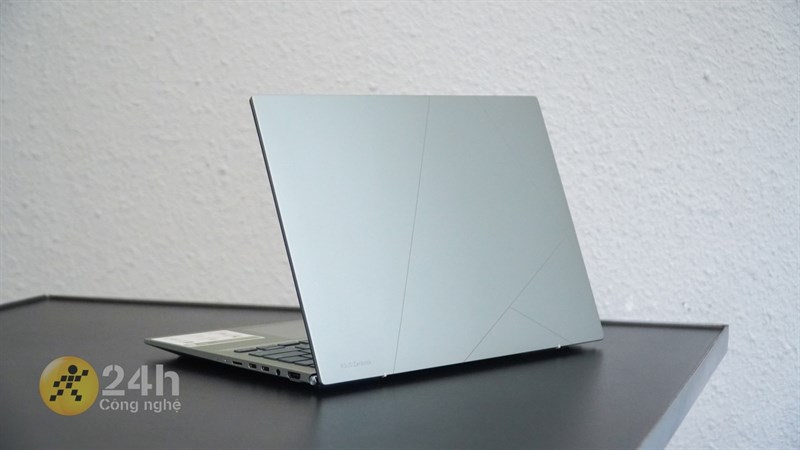 Asus Zenbook 14 OLED UX3402VA (KM085W): Laptop nhỏ gọn cho nữ 2023