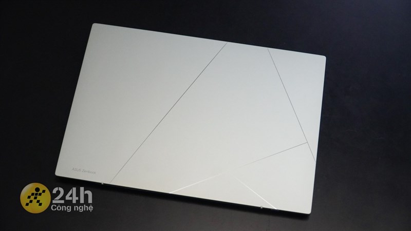 Asus Zenbook 14 OLED UX3402ZA (KM218W): Laptop dành cho nữ, giá rẻ!