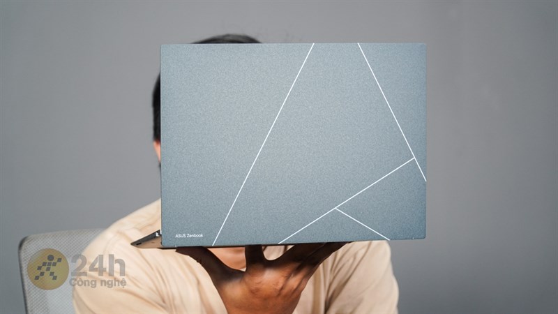 Asus Zenbook S 13 OLED UX5304VA (NQ125W): Laptop mỏng nhẹ đáng mua